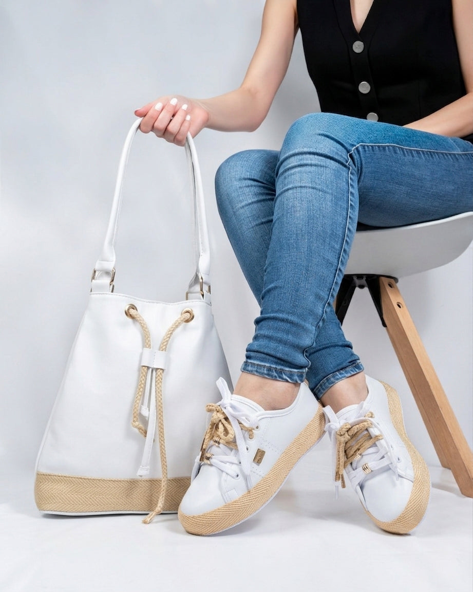 Colonial Snow Shoes & Handbag Set by Pontiak