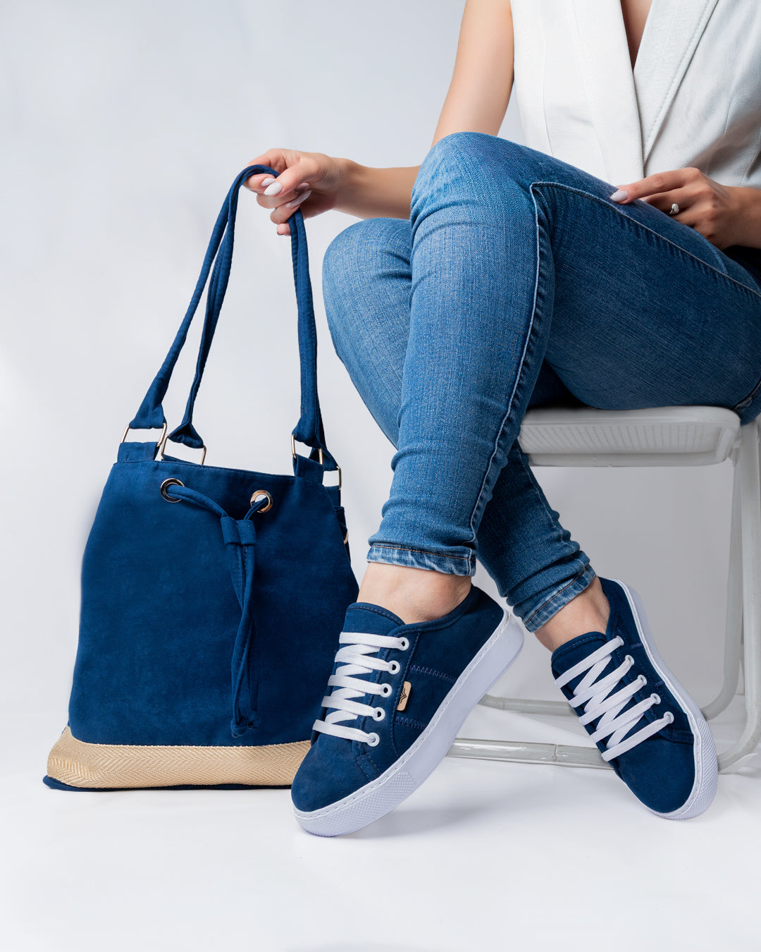 Navy Shoes & Handbag Set by Pontiak