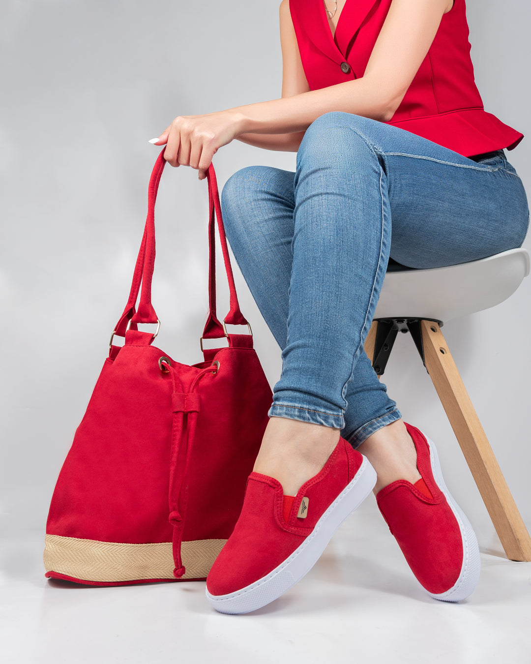 Red Shoes & Handbag Set by Pontiak