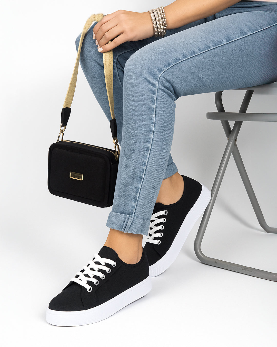 Black Shoes & Crossbody Bag Set by Pontiak