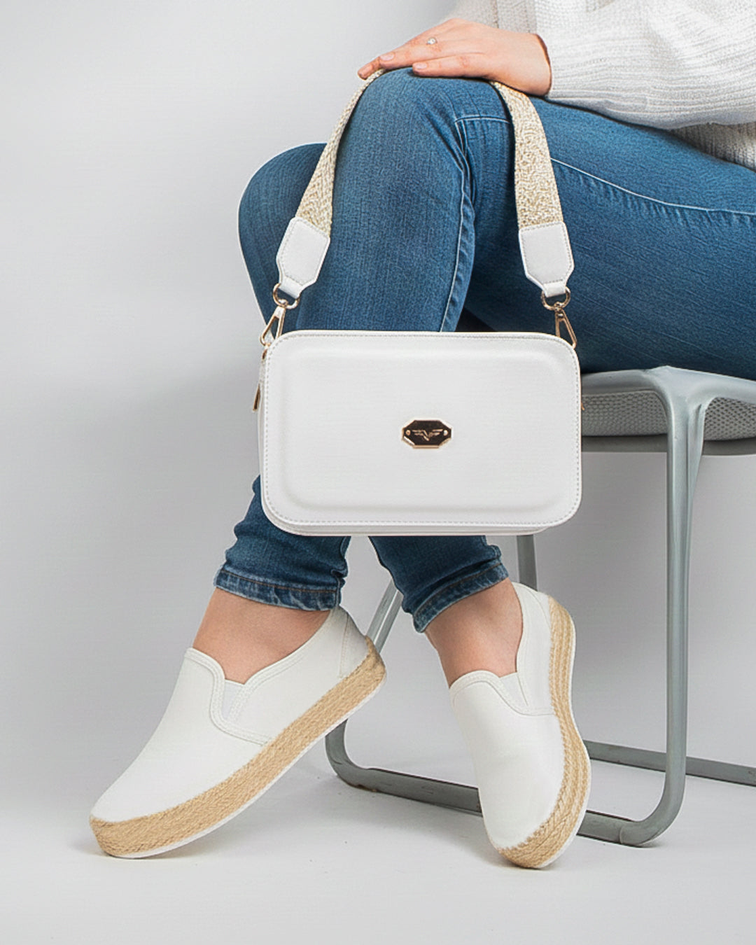Snow Shoes & Crossbody Bag Set by Pontiak