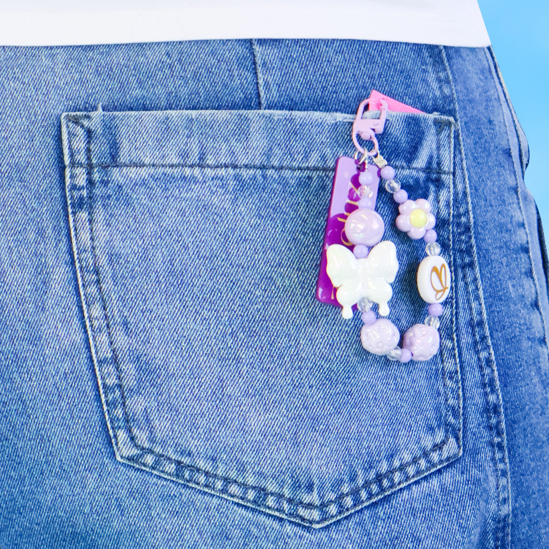 Instant Hydrating Lip Gloss with Collectible Charm