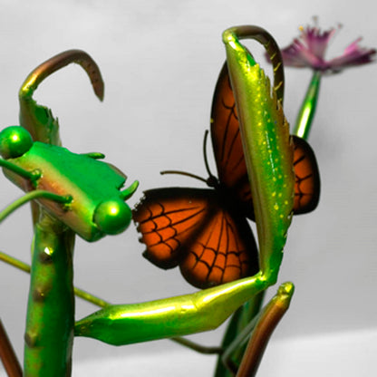 Mantis with Flower – Recycled Materials