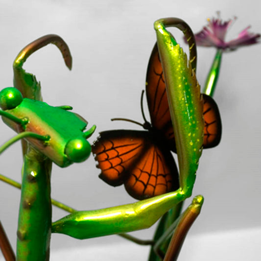 Mantis with Flower – Recycled Materials