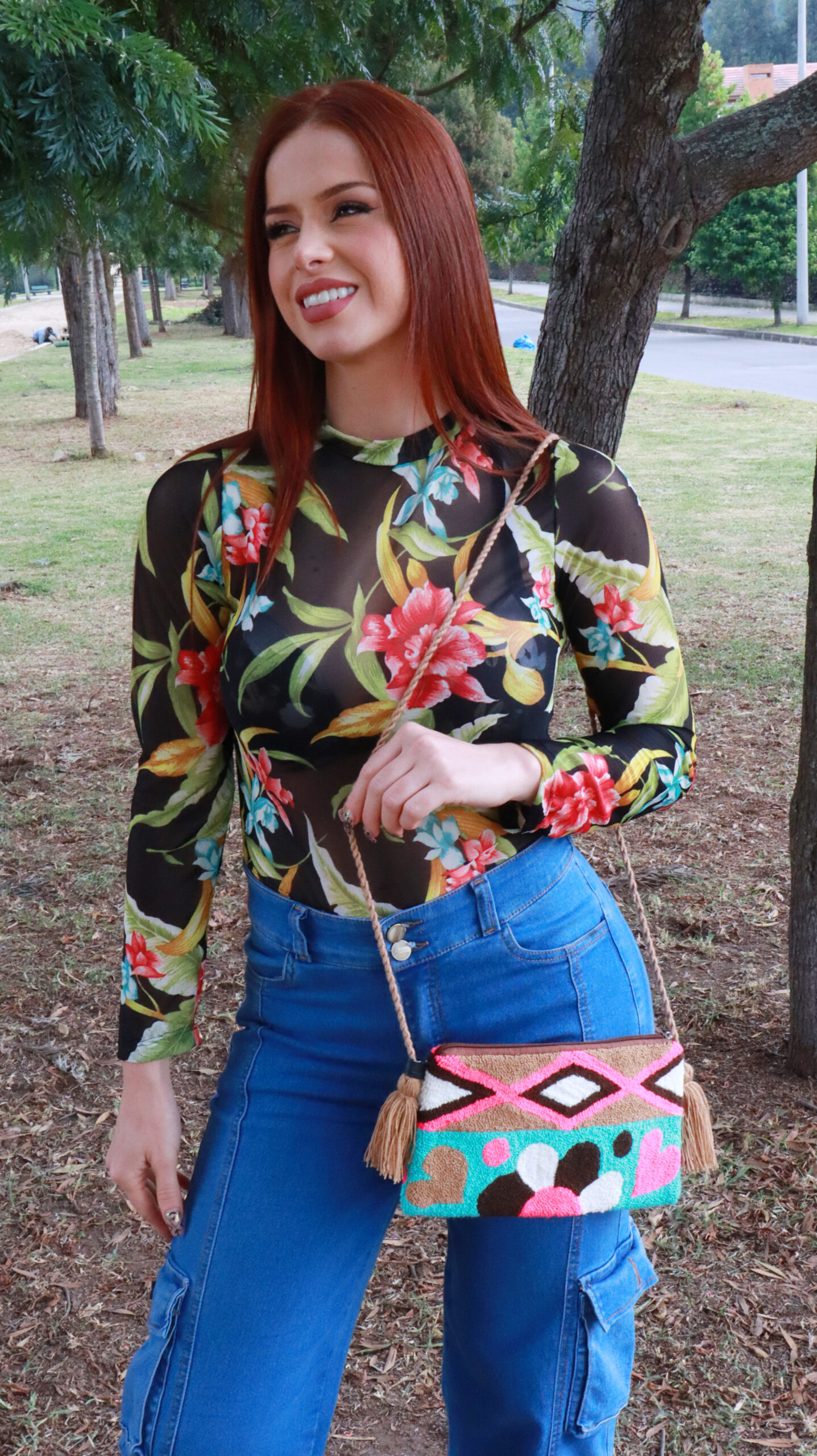 Handmade Embroidered Wayuu Crossbody Bag - Image 3