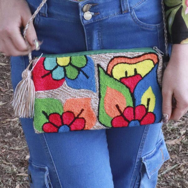 Handmade Embroidered Wayuu Crossbody Bag - Image 2