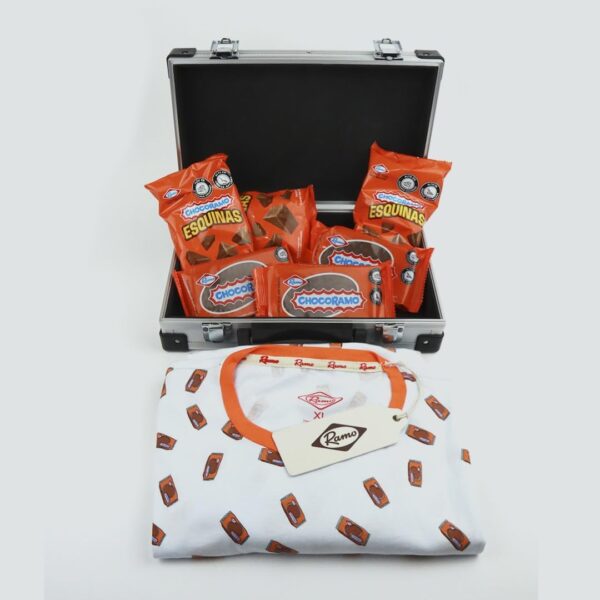 Colombian Sweetness Chocorramo and T-shirt Kit - Image 2